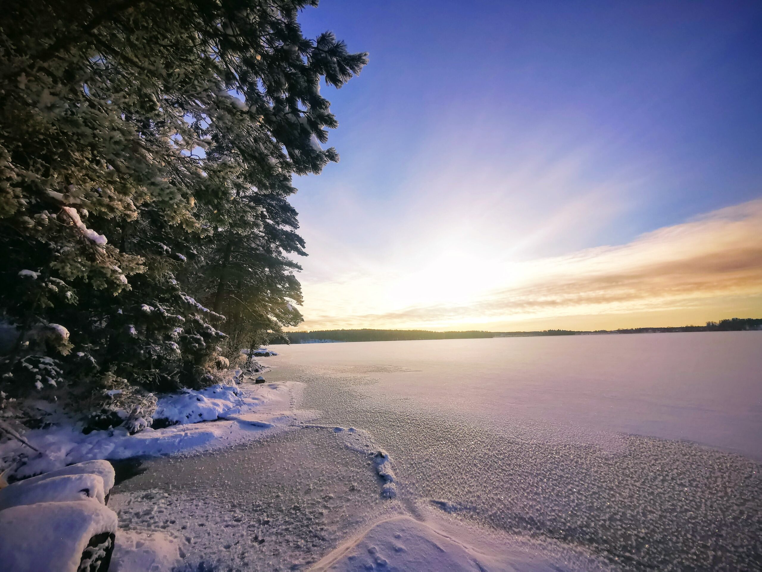 Vintervy från Gaperns strandkant